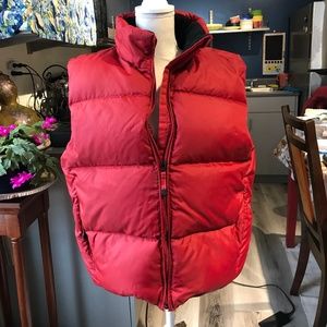 Men’s Gap Puffer Vest Size Meduim, Down Filling, Hood in Collar